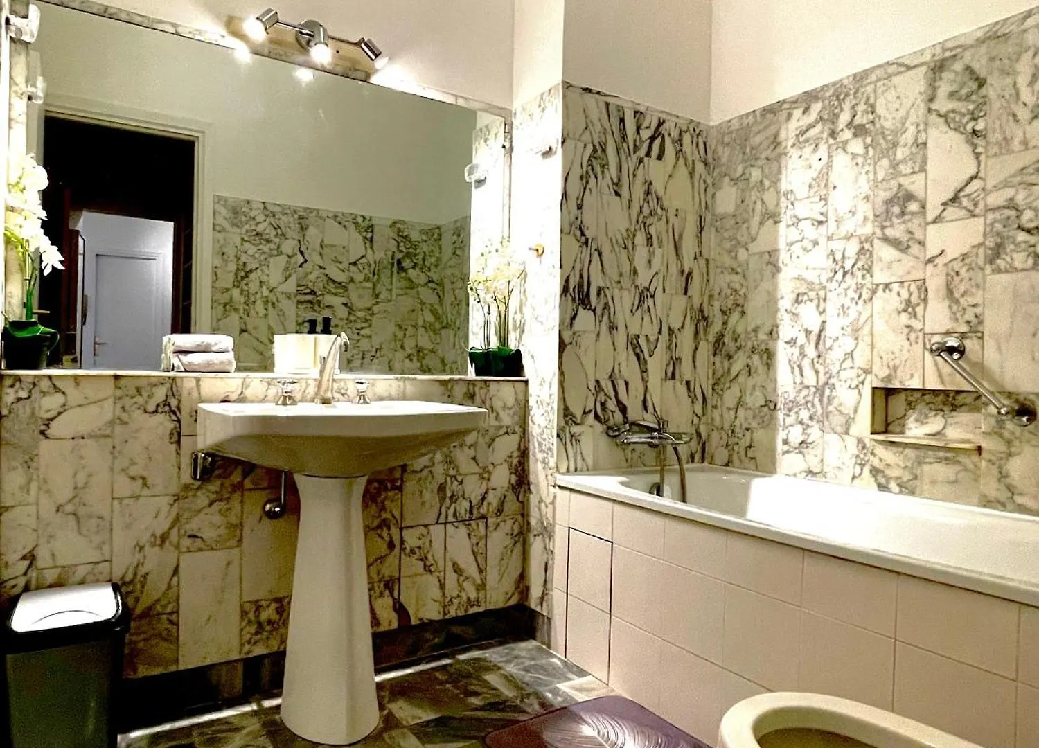 Champs Elysees Apartment 4 Paris